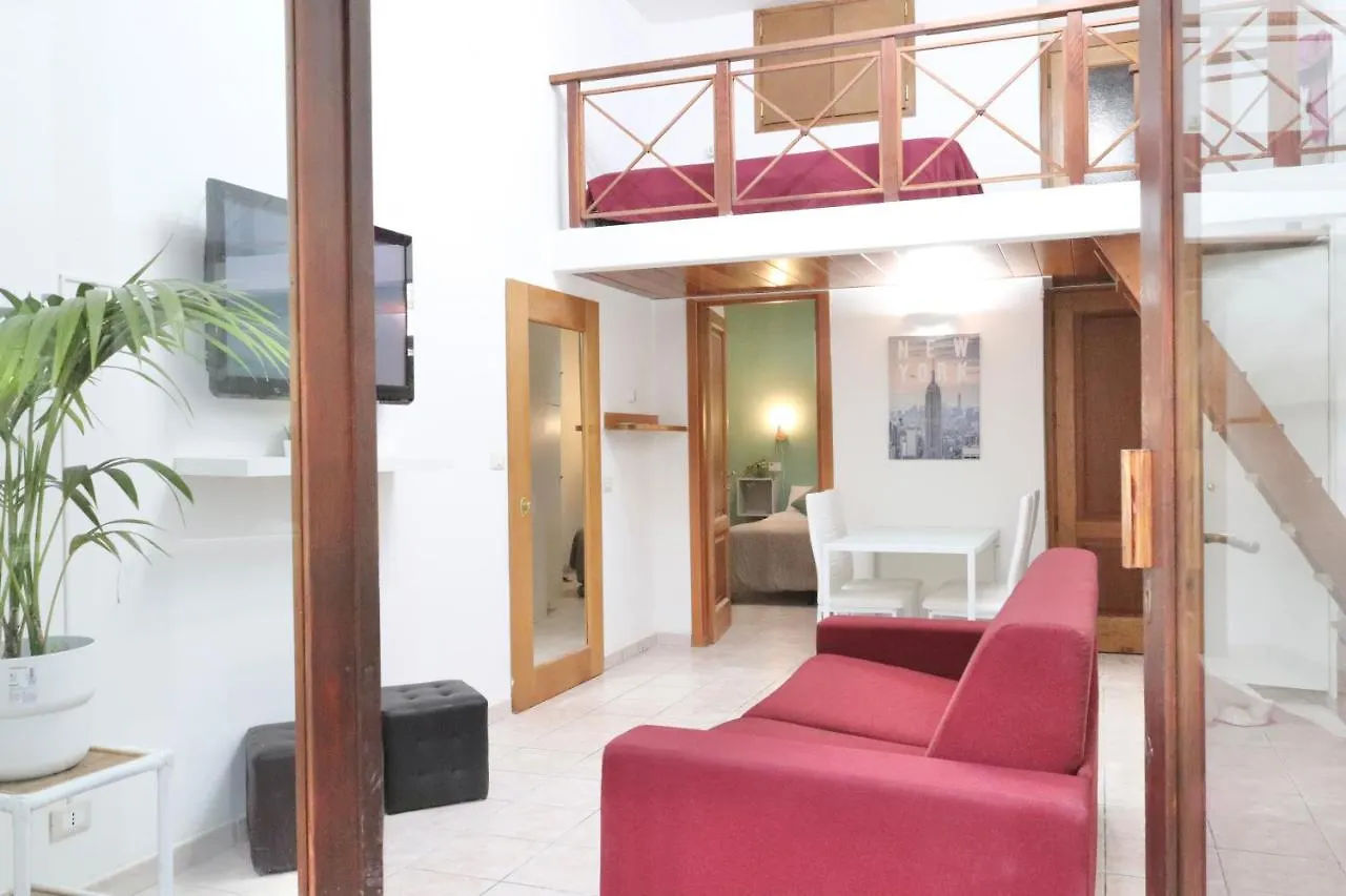 Independent Loft Private Entrance And Courtyard Apartment Rome Italy